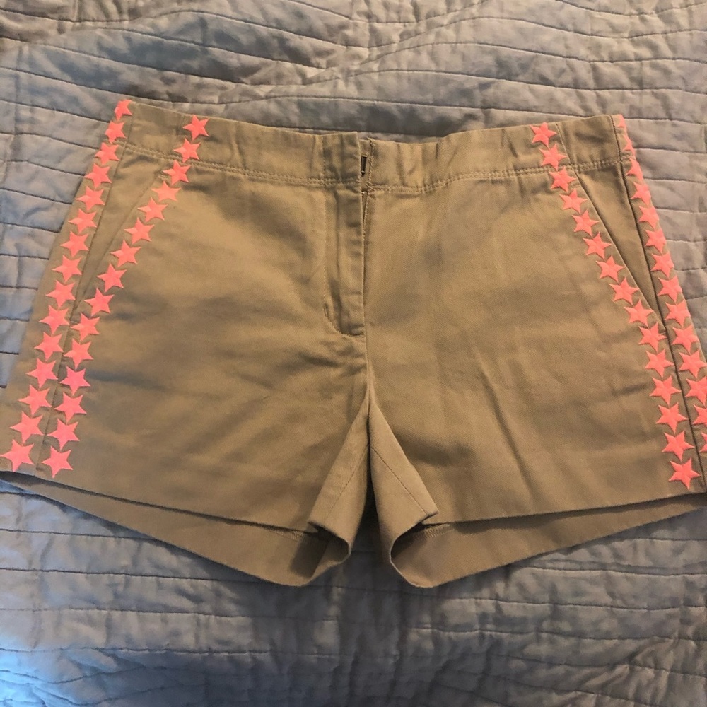 tan w/ pink star shorts